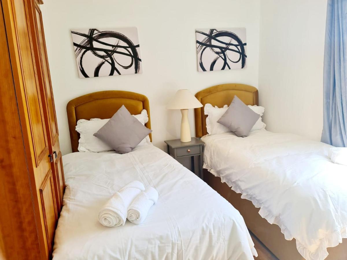 Immaculate 3-Bedrooms Dundee Apartment Exterior foto